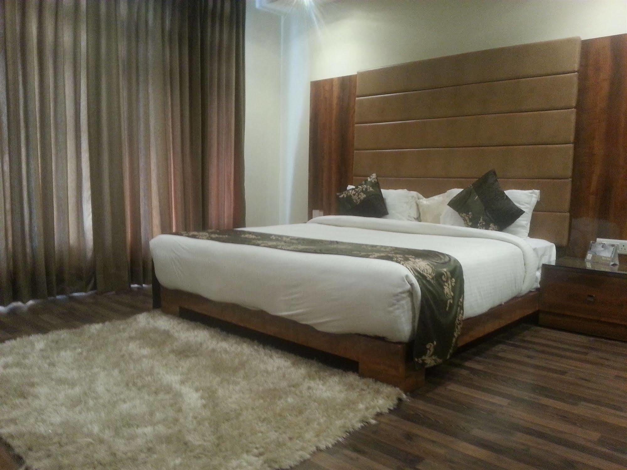 Hotel One Earth Avaas Amritsar Zewnętrze zdjęcie