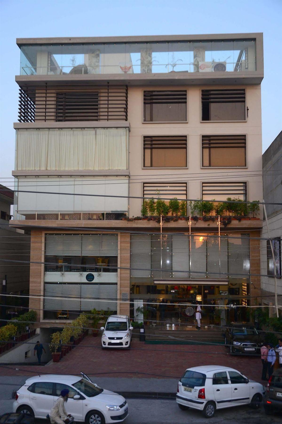 Hotel One Earth Avaas Amritsar Zewnętrze zdjęcie
